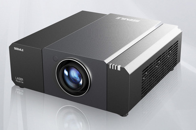 投影“薄利”時代 激光工程投影“負(fù)重前行”